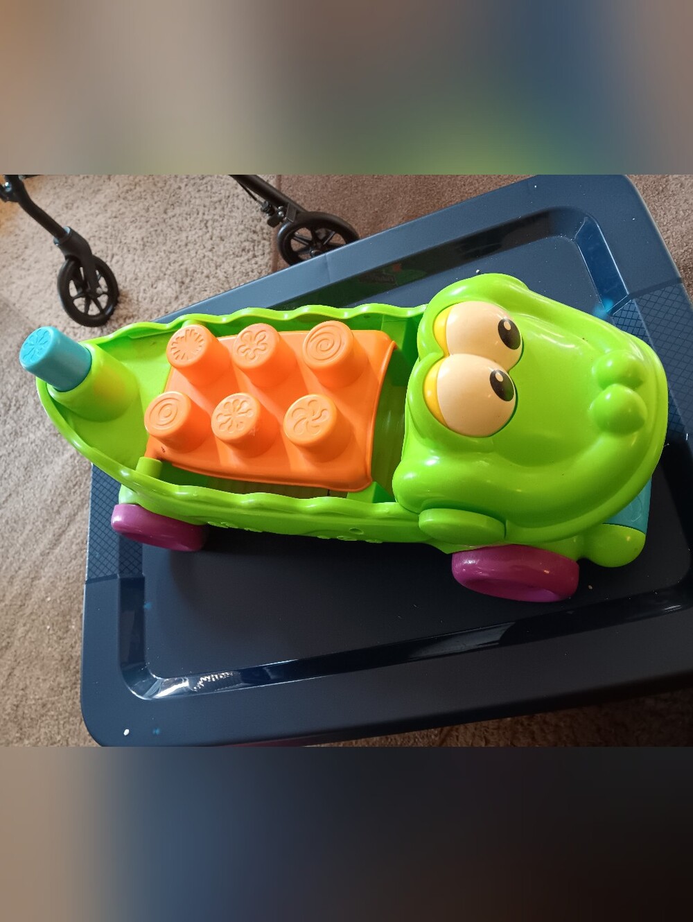 Fisher Price Green Frog Stack & Ride Toy Pull Toy
